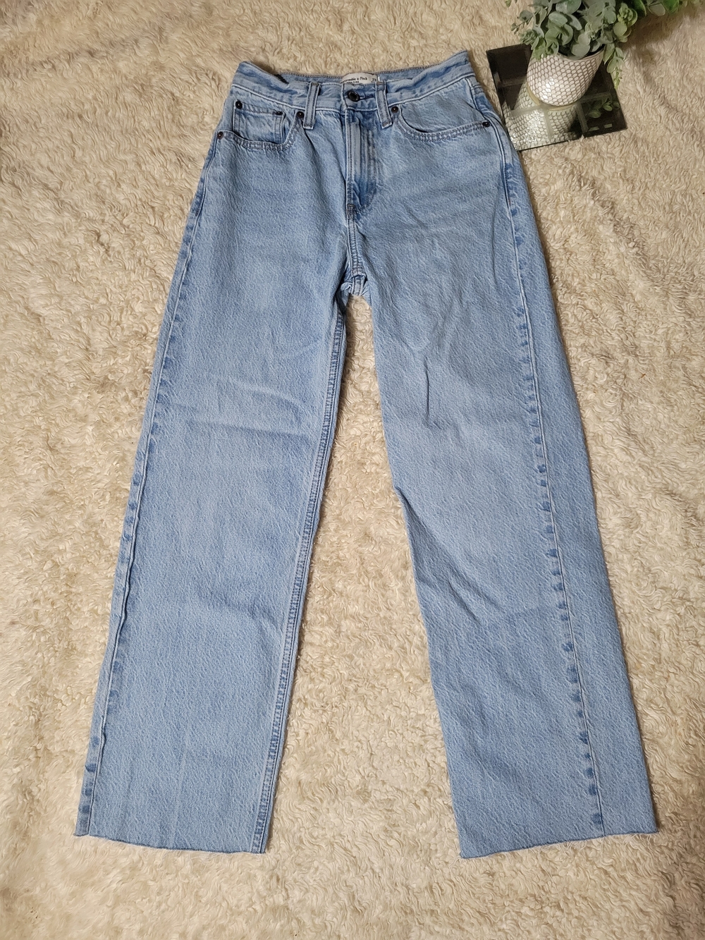 Abercrombie High Rise Loose Jean Light Blue Cotton Lyocell Blend W23 X L26